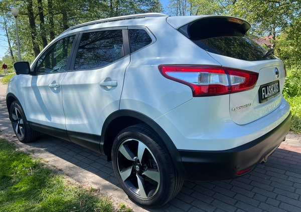 Nissan Qashqai cena 56990 przebieg: 117000, rok produkcji 2016 z Bisztynek małe 466